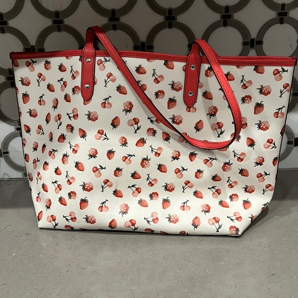 Coach Handbags - Coach reversible tote